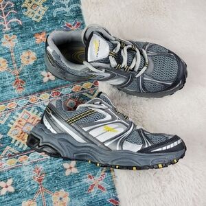 Catapult Gray Yellow Puck Trail Shoe Men US 7